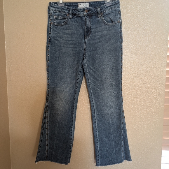 Free People Size 29 Blue  Bohemian Flare Leg Jeans With Grommet Accents - Picture 1 of 6